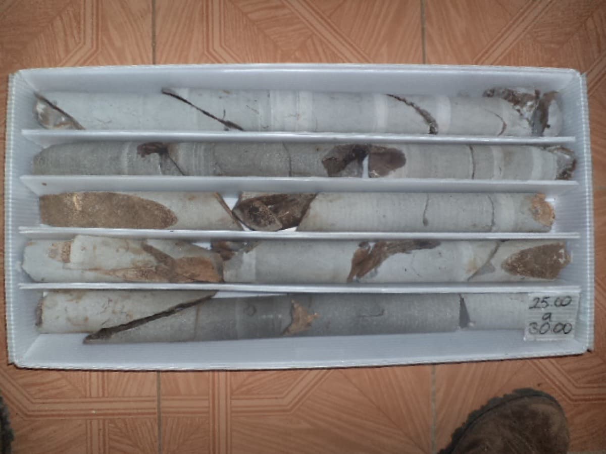Núcleos de roca · broca de diamante